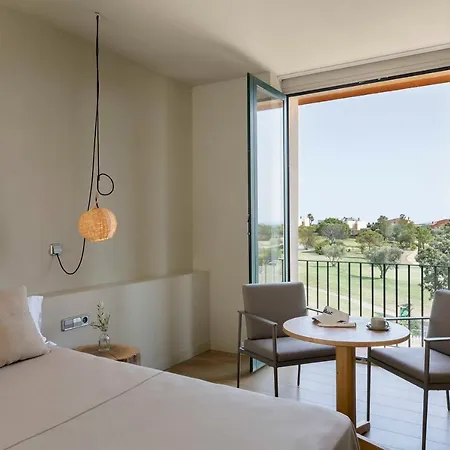 Wine & Golf Hotel