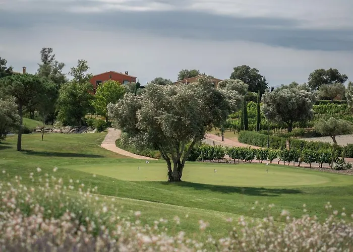 Wine & Golf فندق