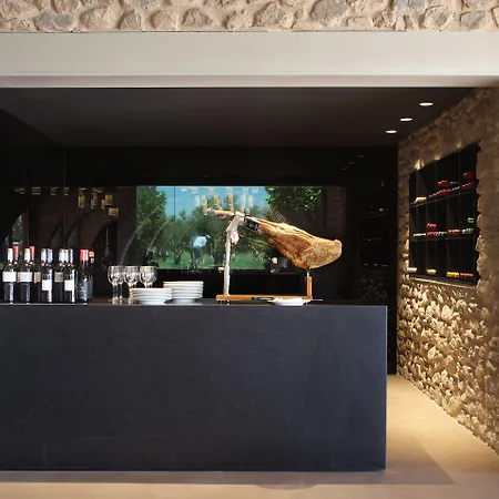 Wine & Golf מלון