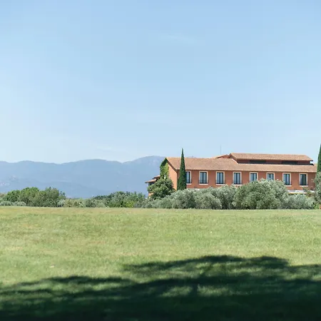 Otel Wine & Golf