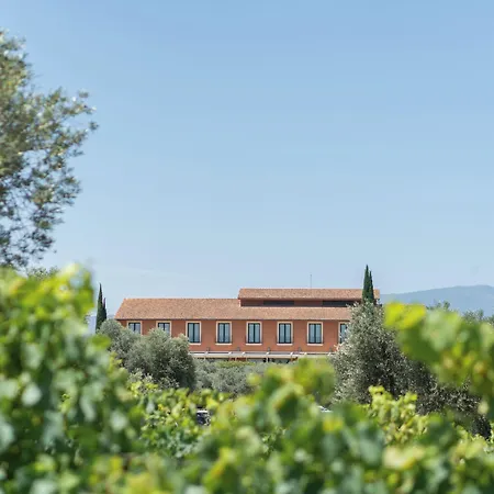 Otel Wine & Golf